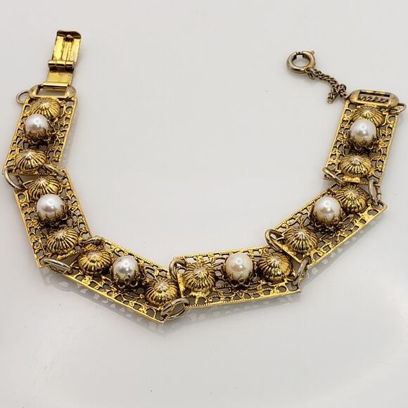 Pretty Seashell and Pearl Gold Filligree Chain Link Bracelet - Picture 6 of 7